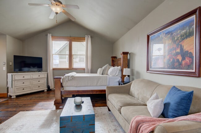 Building Photo - 4489 Alexander St