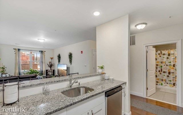 Primary Photo - 1 br, 1.5 bath Condo - 90 Clinton Ave
