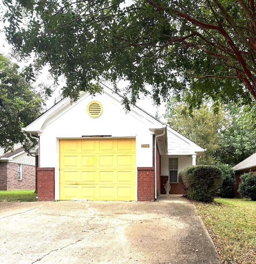 Foto principal - 2558 Arlington St