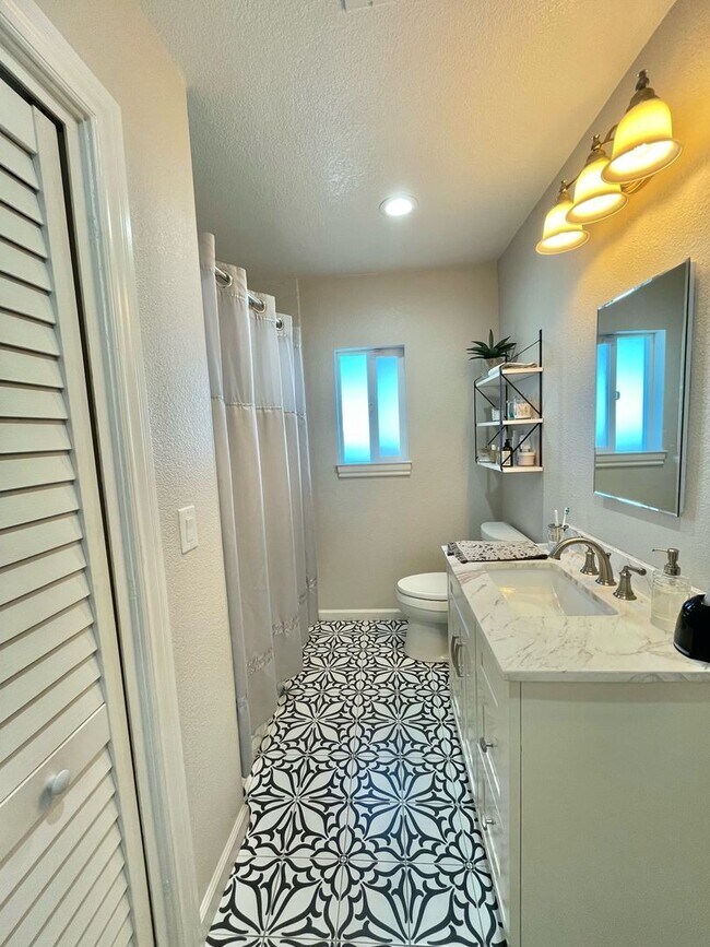 Foto del edificio - SAN JOSE - Remodeled Spacious One Bedroom