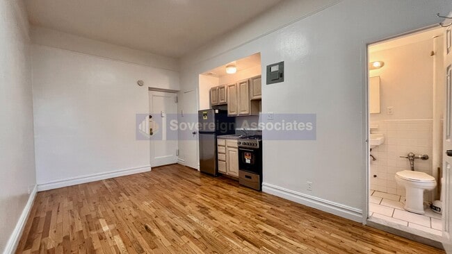 Foto del edificio - 936 W End Ave