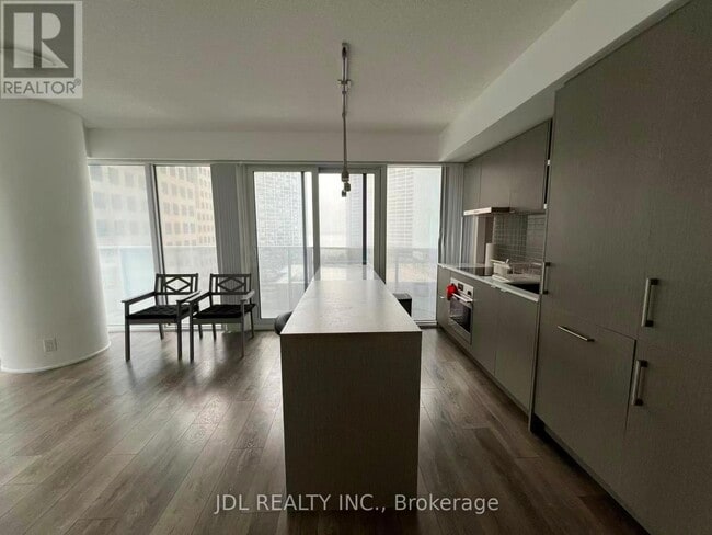 Building Photo - 88 Harbour St