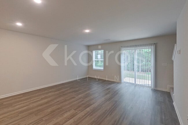 Building Photo - 372 Ironwood Ct