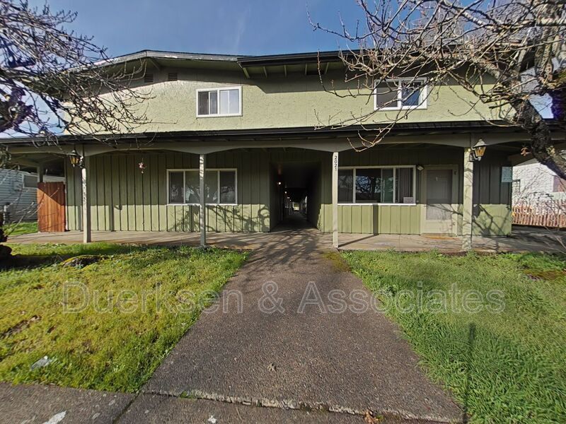Foto principal - 2021 Applegate St