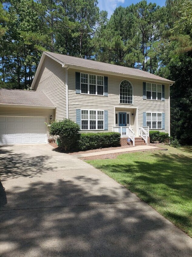 Primary Photo - Fabulous Four Bedroom Colonial Home in Car...