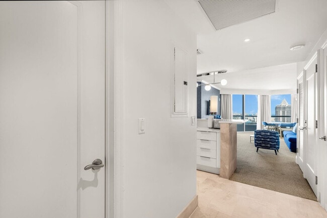 Building Photo - 4401 Collins Ave