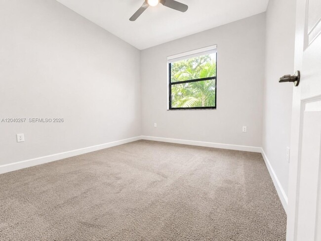 Building Photo - 1523 SW 29th St