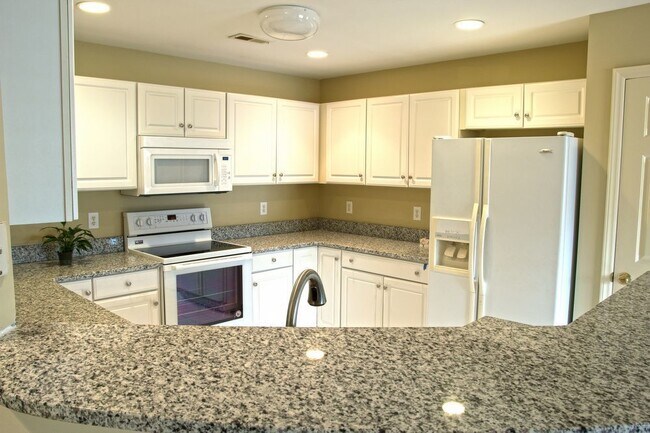 Foto del edificio - 3BR/2.5BA in Kure Beach Village - $2,400/m...