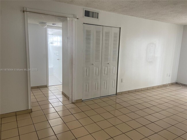 Foto del edificio - 1337 NW 1st St