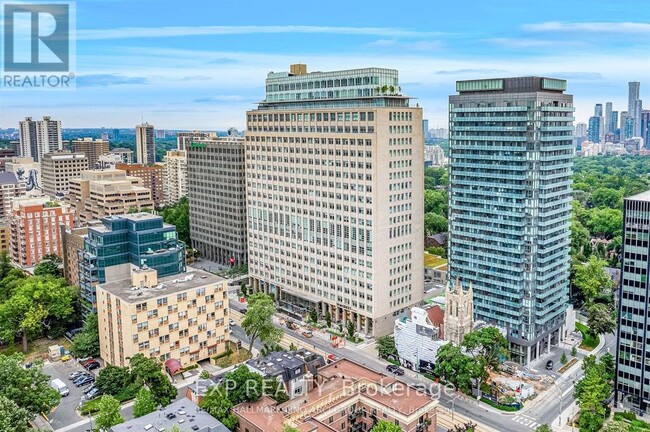 Photo du bâtiment - 405-111 ST CLAIR Ave