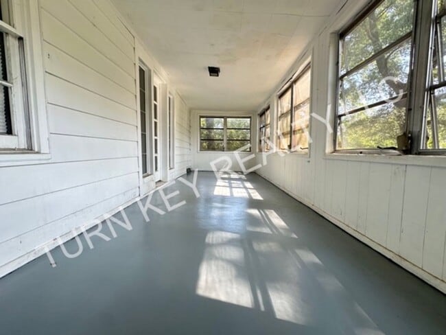 Building Photo - Home for rent in Adamsville **ACCEPTS SECT...