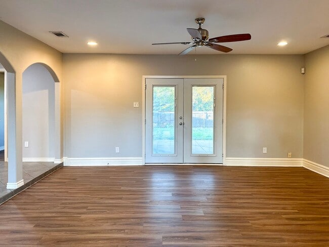 4 Bedroom / 2 Bath / 2 Car Garage - 4 Bedroom / 2 Bath / 2 Car Garage House