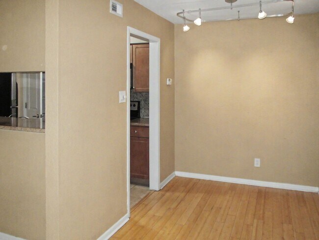 Foto del edificio - 3204 Menchaca Rd