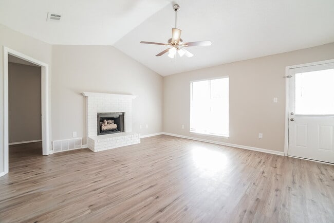 Building Photo - 9179 Belmont Dr