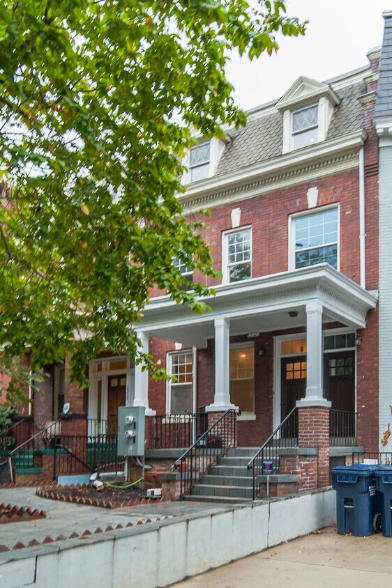 Outside View - 1214 Park Rd NW