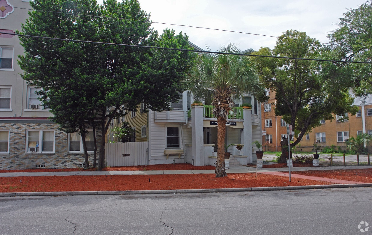 Cara Florida Apartments - 249 5th St N