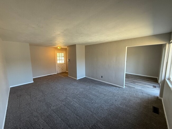 Building Photo - 4918 Dwight Dr