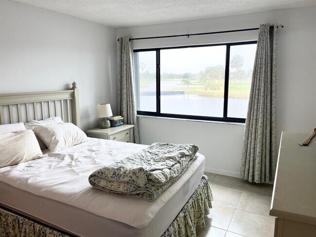 Foto del edificio - 40 NE Plantation Rd