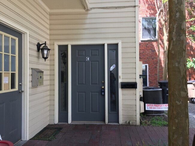 Foto del edificio - Pensacola - Downtown - 2 bedroom, 2 bathroom - water and sewer included