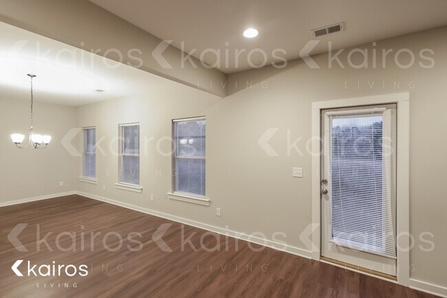 Building Photo - 155 Bates Ln.
