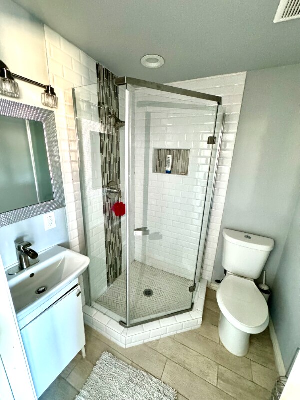 Building Photo - 910 Elmdale Pl