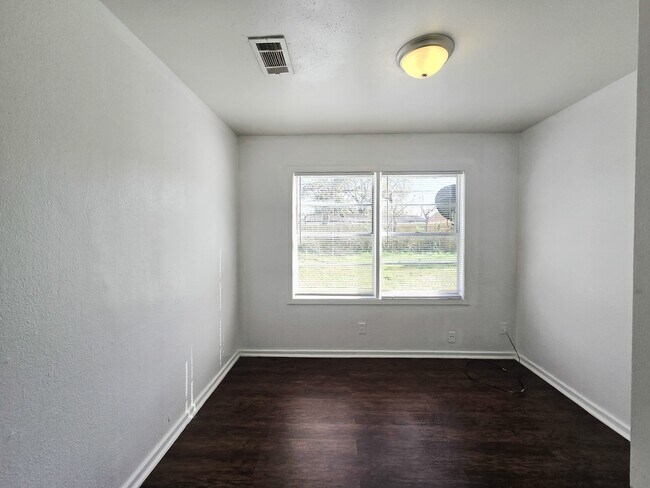 Foto del edificio - 7313 Hummingbird Ln