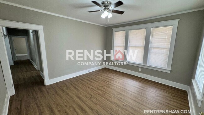 Building Photo - 919 N Willett St