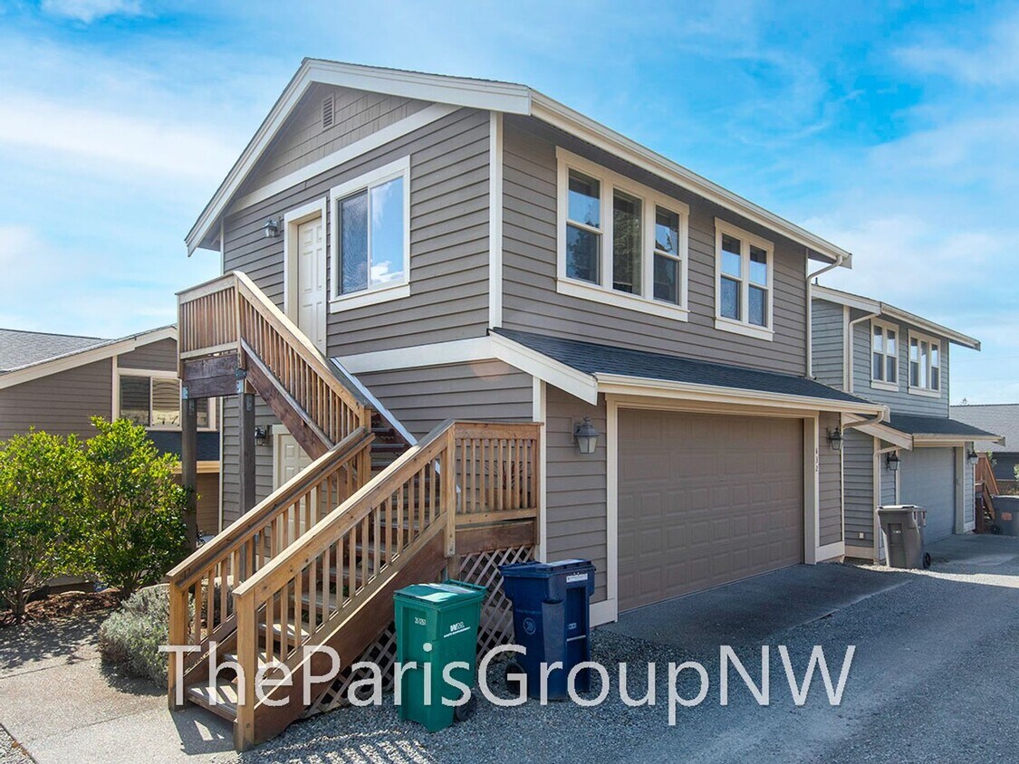 Foto principal - Gorgeous 2011 Downtown Kirkland 1BR Apt * ...