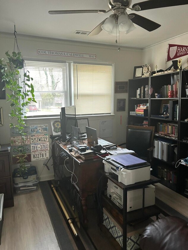 Building Photo - 10 Curtiswood Ave