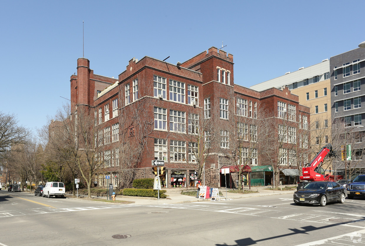 Primary Photo - Dewitt House