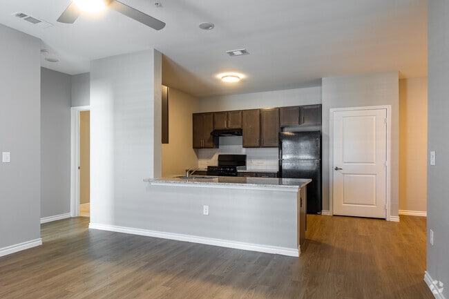 2BR, 2BA - 1,097SF - Living Room - Ridge At Lancaster