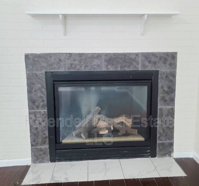 Foto del edificio - 2044 Oakcrest Cir