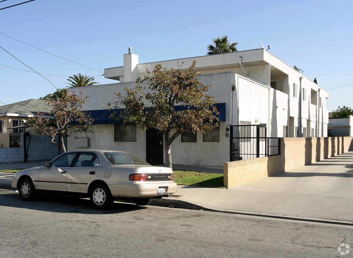 Primary Photo - 13712 Cerise Ave