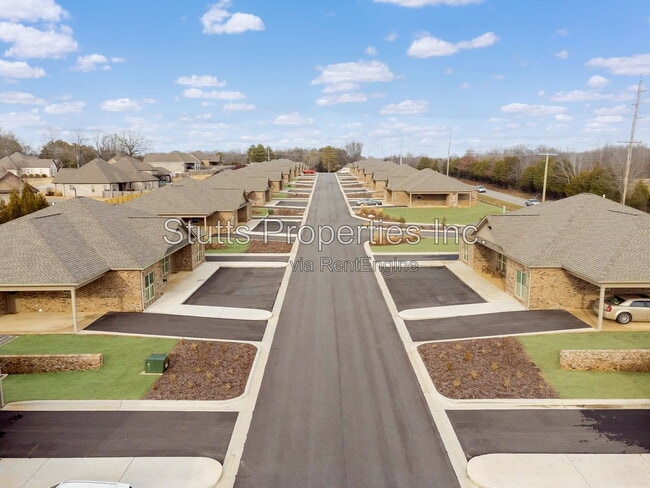 Building Photo - 311 Bentbrook Pl