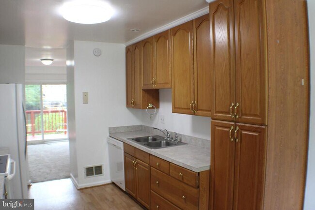 Building Photo - 6905 Woodstream Turn