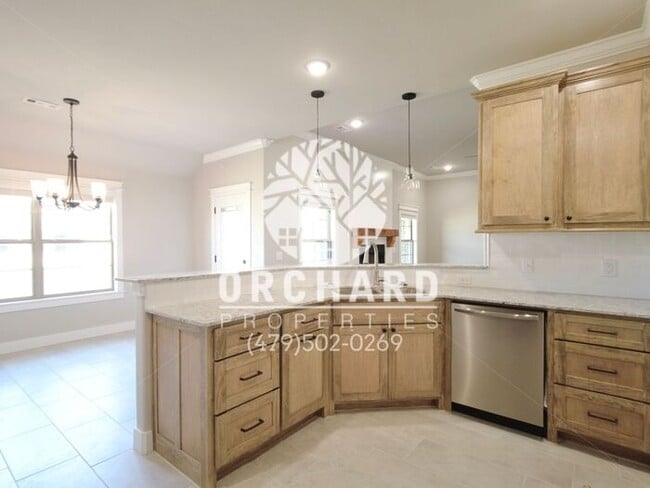 Building Photo - Tontitown- Single-Family Home- Beautiful W...