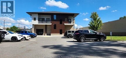 Building Photo - 1745 Sprucewood Ave