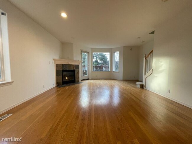 Foto del edificio - 2028 Franklin Ave E