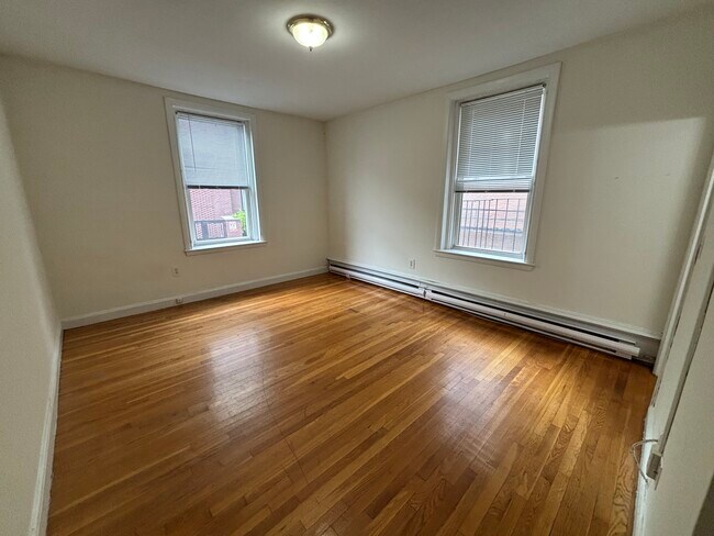 Building Photo - 529 Beacon St
