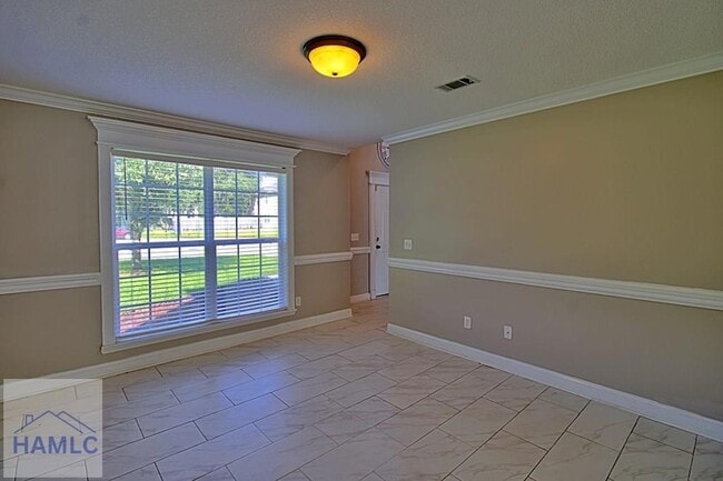 Building Photo - 305 Largo Ct