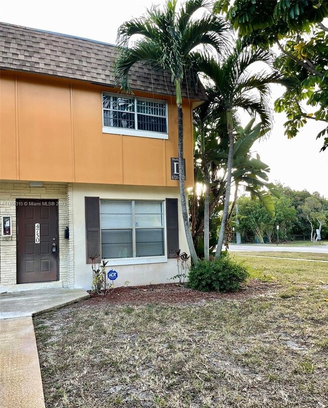 Building Photo - 4750 NW 9th Dr