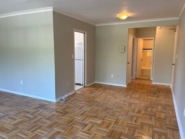 Photo du bâtiment - 1299 Bayview Av