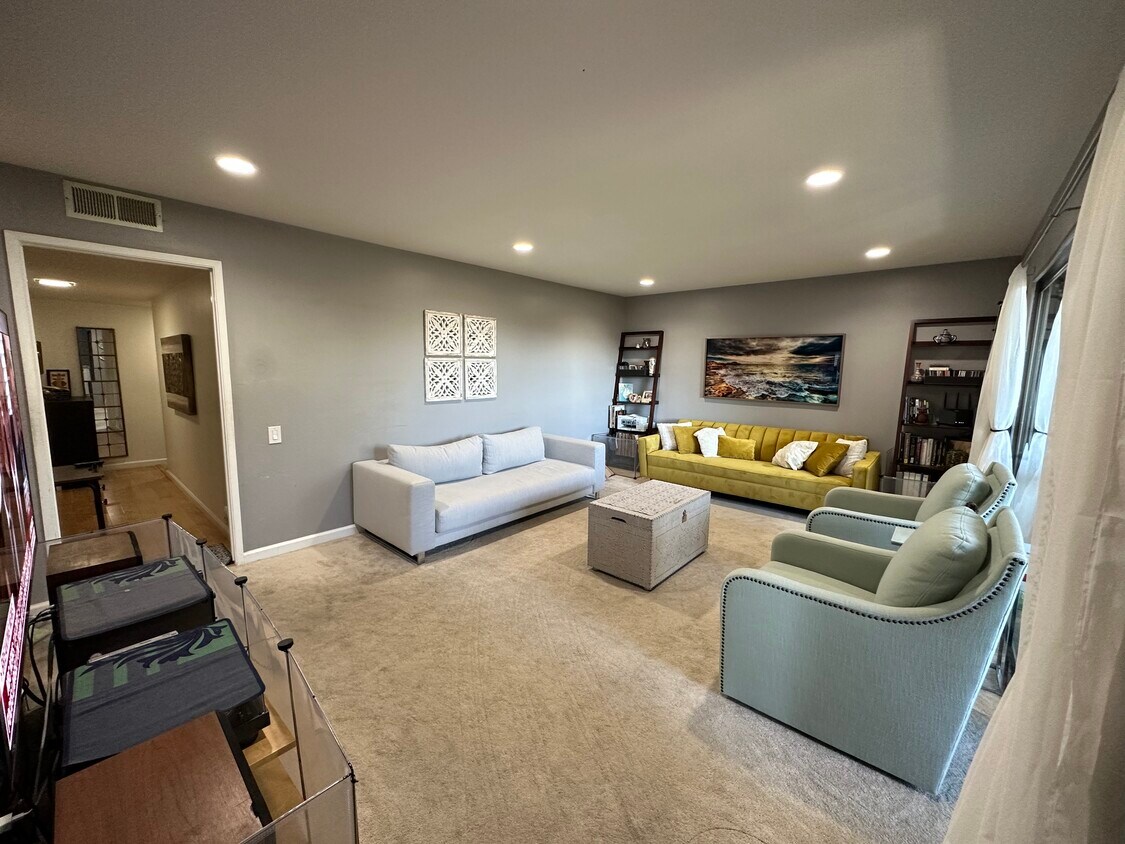 3331 La Mesa Dr Unit 6, San Carlos, CA 94070 Condo for Rent in San