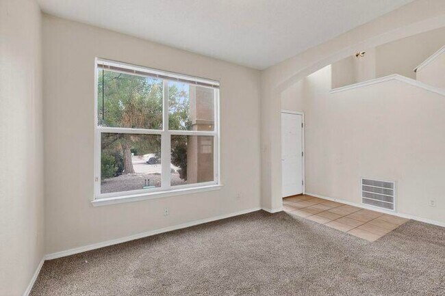 Foto del edificio - 8155 Ventana Azul Ave NW