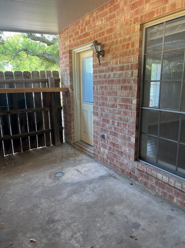 Foto del edificio - 2 bed, 1.5 bath beautiful townhouse