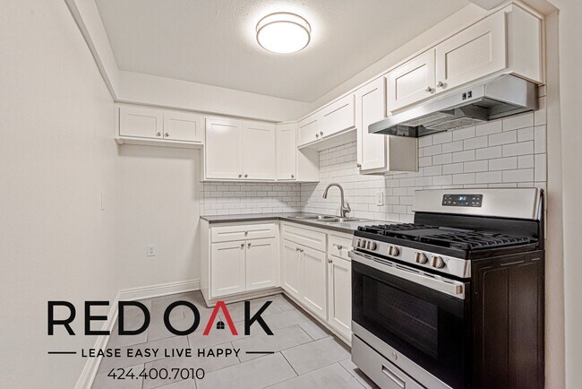 Foto del edificio - 326 S Normandie Ave