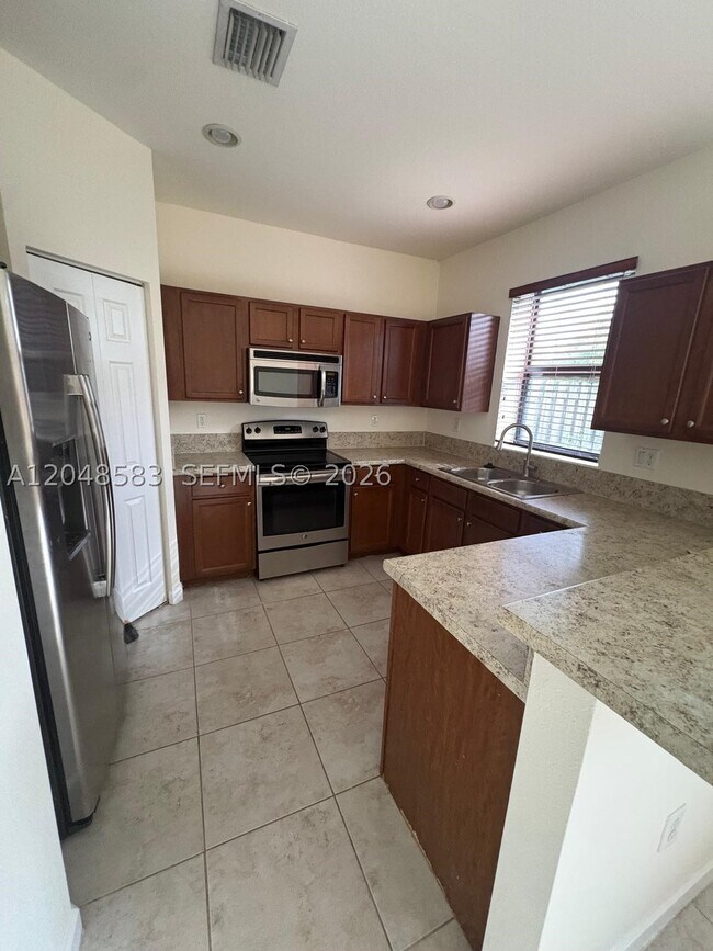 Building Photo - 17460 SW 153rd Ave