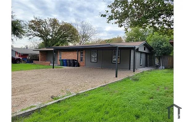 Building Photo - 2506 Greencrest Dr