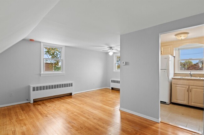 Foto del edificio - 60 Sheridan Ave