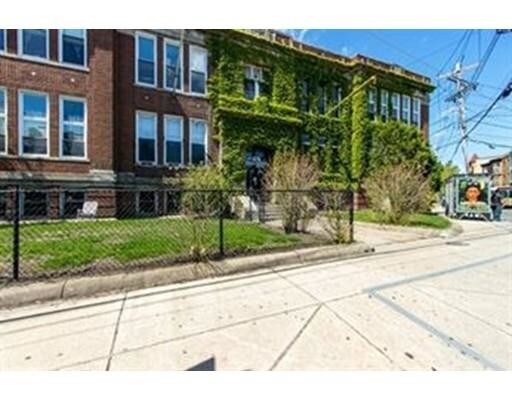 Primary Photo - 48 Washington Ave